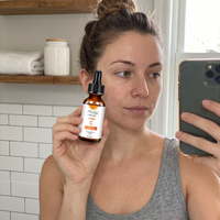 MELAO Naturals Vitamin C Serum in use 1